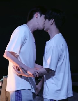 《许你十年》4K-全集下载-2026-1080P二刷三刷预警-剧情-[夸克网盘/百度网盘]